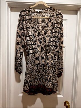 WAYF Black and Beige Patterned Long Sleeve Wrap Dress